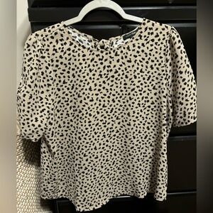 Lightweight linen animal print top